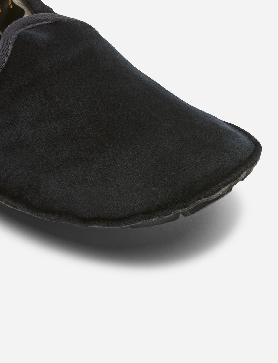 One Quarter Velvet Black - Image 3
